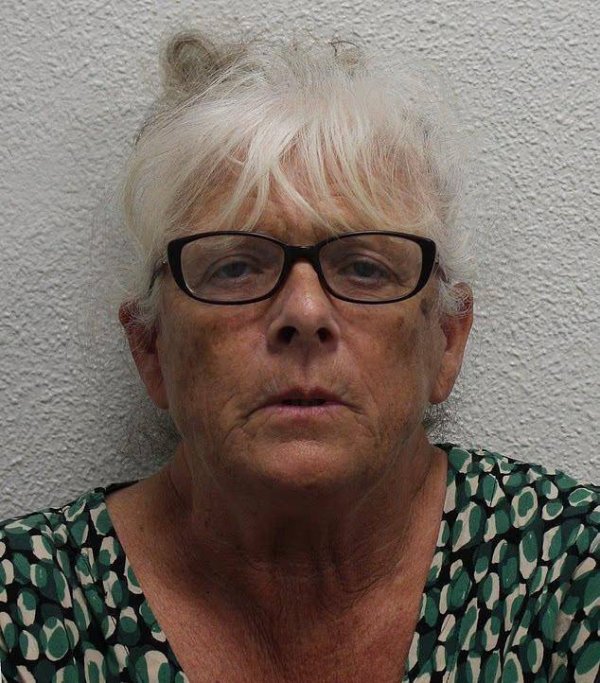 实盘配资炒股 “黑帮老太”经营8亿英镑毒品帝国，还给猫买奢侈品，获刑20年